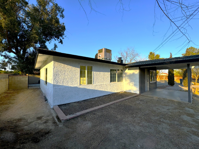 3219 E Ave H10 in Lancaster, CA - Foto de edificio - Building Photo