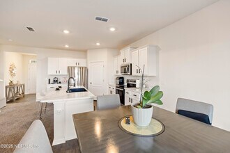 2411 Oak Stream Dr in Green Cove Springs, FL - Building Photo - Building Photo