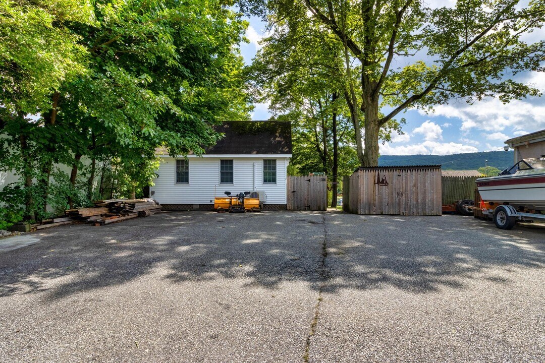 154 Windermere Ave in Greenwood Lake, NY - Building Photo
