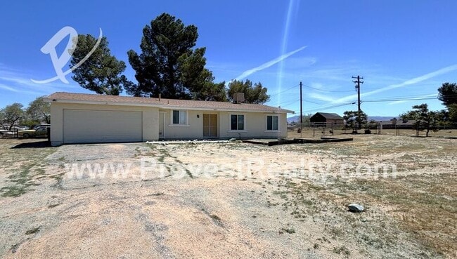 14313 Osage Rd in Apple Valley, CA - Building Photo - Building Photo