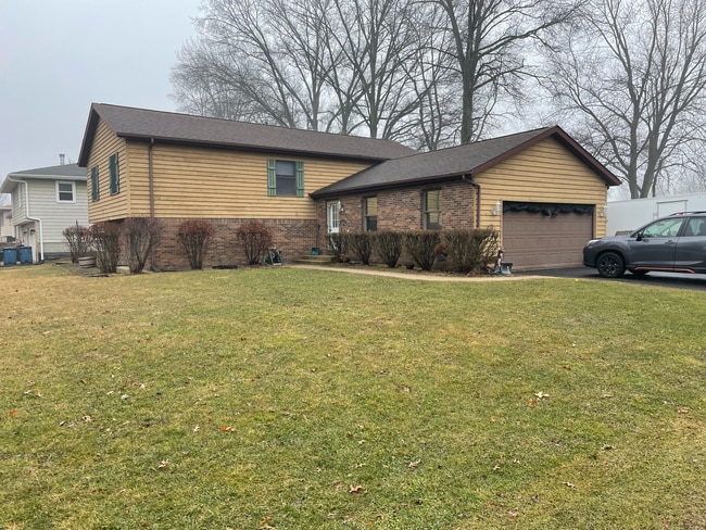 801 Dunewood Dr in Chesterton, IN - Building Photo - Building Photo