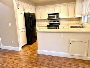 8153 N Cedar Ave in Fresno, CA - Building Photo - Building Photo