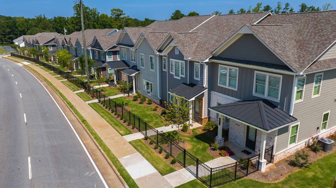 Tranquil Gardens in Acworth, GA - Building Photo