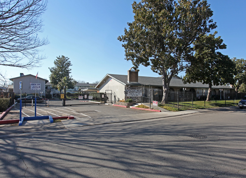 Walnut Arms Apartments in Rancho Cordova, CA - Foto de edificio