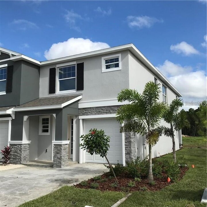 6528 Serenity Fall Ln in Sarasota, FL - Foto de edificio