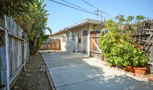 802-804 N Voluntario St in Santa Barbara, CA - Building Photo - Building Photo