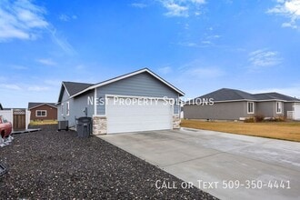 935 E Mt. Adams St in Othello, WA - Building Photo - Building Photo