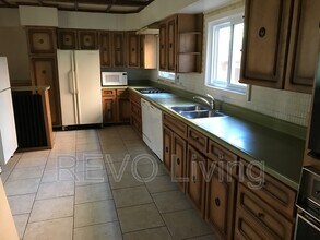 127 Ontario St in St Catharines, ON - Building Photo - Building Photo