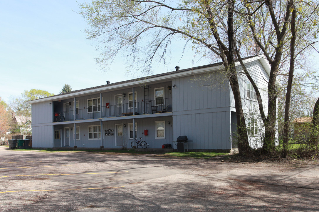 1717 7th St in Eau Claire, WI - Building Photo