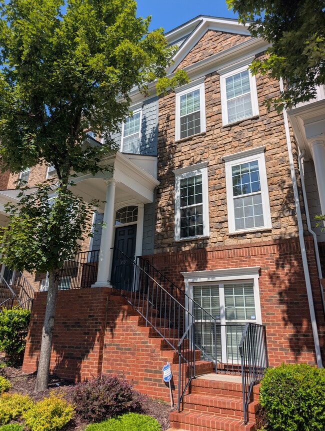 property at 2159 Weldonberry Dr NE