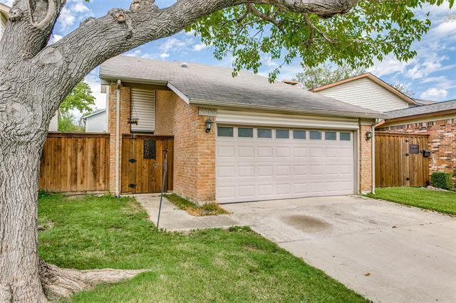 2009 Via Miramonte in Carrollton, TX - Foto de edificio