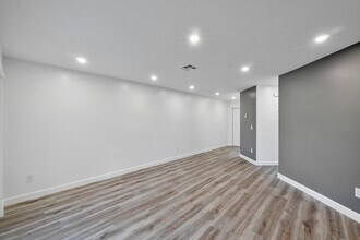 273 NW 36th Ave in Deerfield Beach, FL - Building Photo - Building Photo