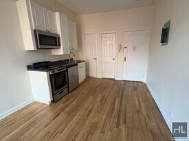 WEST 72 STREET in New York, NY - Building Photo