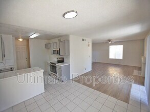 10009 N 66th Ln in Glendale, AZ - Building Photo - Building Photo