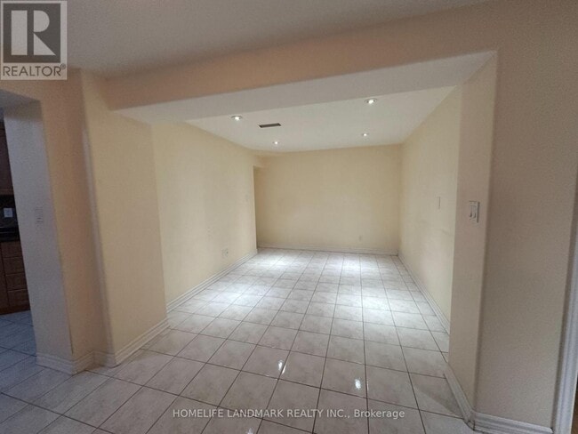 268 Bristol Rd W in Mississauga, ON - Building Photo - Building Photo