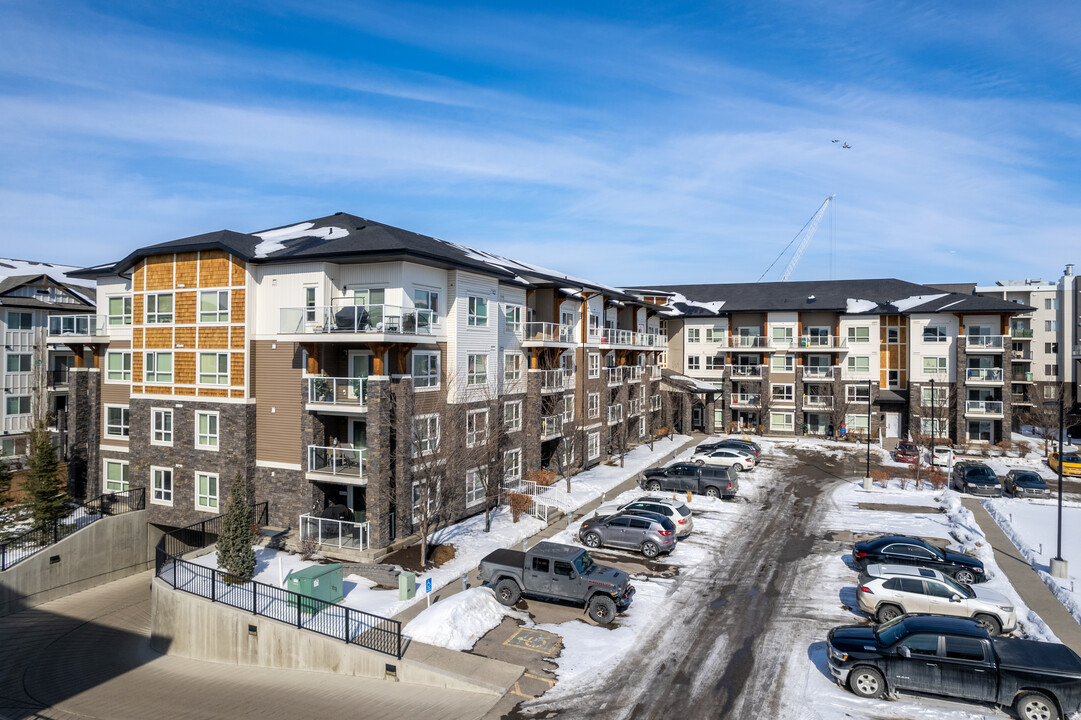 4000 Skyview Ranch Rd NE in Calgary, AB - Building Photo