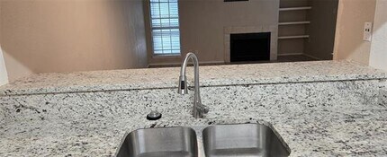 9601 Walnut St in Dallas, TX - Foto de edificio - Building Photo