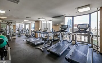 2020 Walnut St, Unit 9M in Philadelphia, PA - Building Photo - Building Photo
