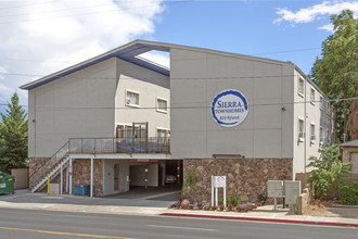 Sierra Townhomes in Reno, NV - Foto de edificio - Building Photo