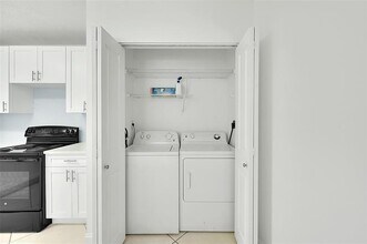 12244 Royal Palm Blvd in Coral Springs, FL - Building Photo - Building Photo