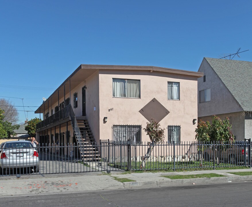 847 E 24th St in Los Angeles, CA - Building Photo