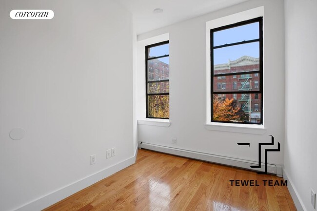 167 W 122nd St in New York, NY - Building Photo - Building Photo