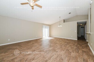 11484 Mandarin Glen Cir E in Jacksonville, FL - Foto de edificio - Building Photo