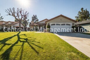 5801 Canoe Ct in Bakersfield, CA - Building Photo