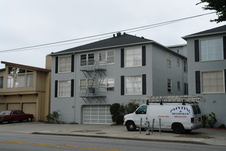 1125 El Camino Real in Burlingame, CA - Foto de edificio - Building Photo