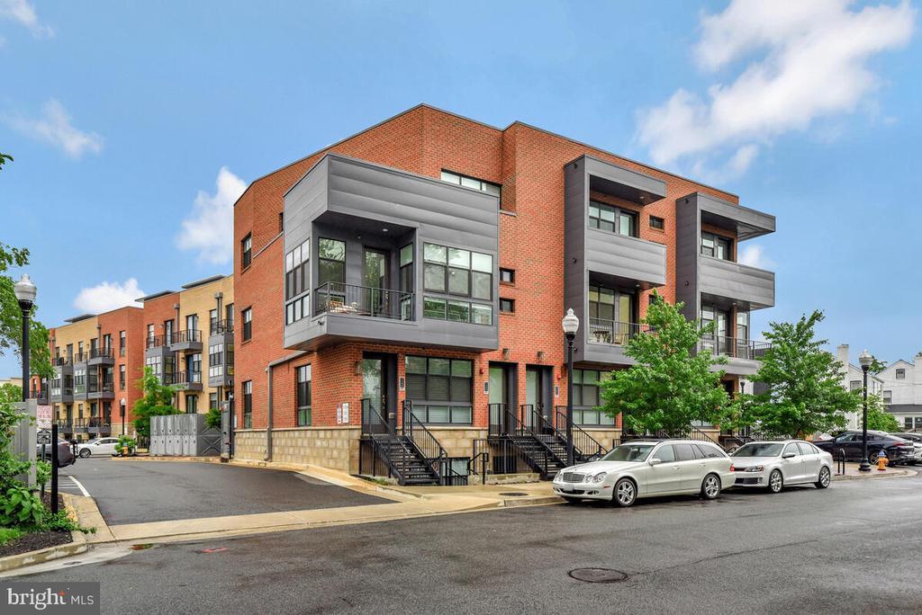 1122 S Highland St in Arlington, VA - Building Photo