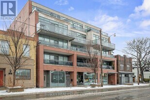 588 Annette St in Toronto, ON - Building Photo
