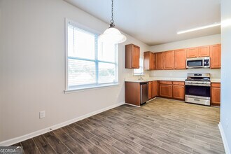 8904 Crestview Cir in Union City, GA - Building Photo - Building Photo