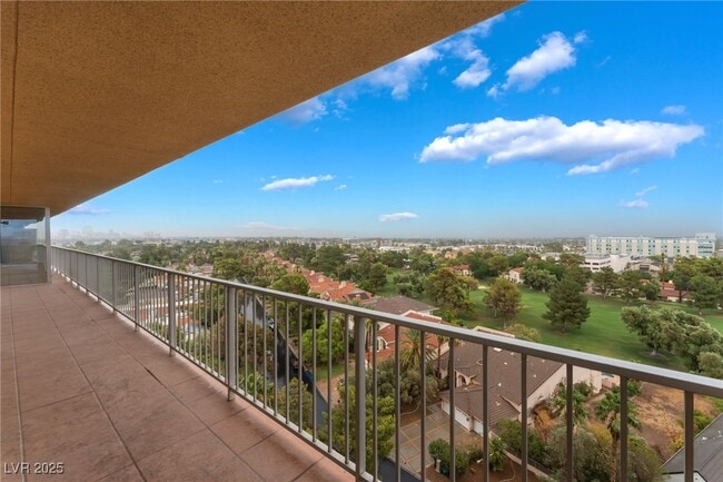 3111 Bel Air Dr in Las Vegas, NV - Building Photo - Building Photo