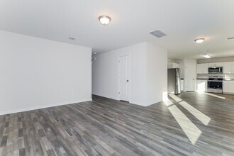 15689 Briar Frst Dr in Cut And Shoot, TX - Building Photo - Building Photo