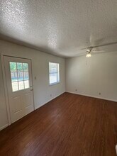704 W Jayme St in Ltl Rvr Acad, TX - Building Photo - Building Photo