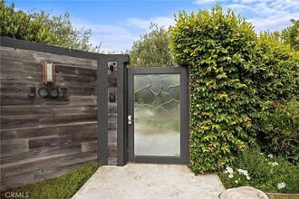 3007 Harbor View Dr in Newport Beach, CA - Building Photo - Building Photo
