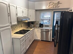 49 Briarwood Rd in Catonsville, MD - Foto de edificio - Building Photo