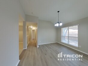 1013 Meadowbend Dr in Cedar Hill, TX - Building Photo - Building Photo