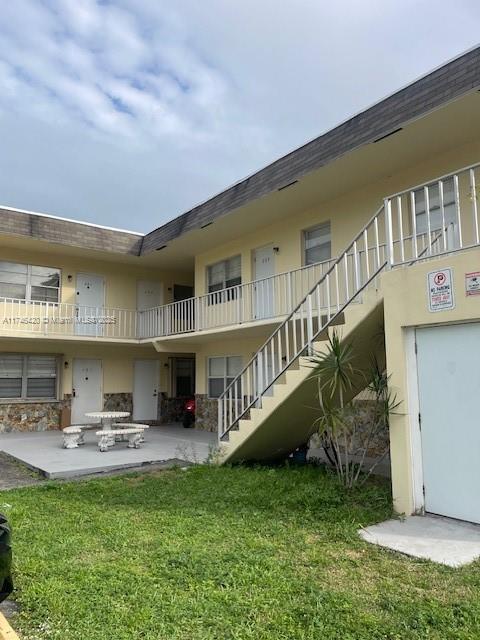 1449 N 14th Way in Hollywood, FL - Building Photo