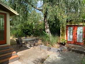 5726 North Montana Avenue in Portland, OR - Foto de edificio - Building Photo