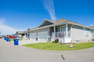 1020 Third St SW in Black Diamond, AB - Building Photo