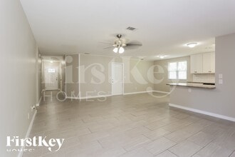1047 Cove Landing Dr in Jacksonville, FL - Building Photo - Building Photo