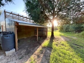 125 FM 2859 in Corsicana, TX - Foto de edificio - Building Photo