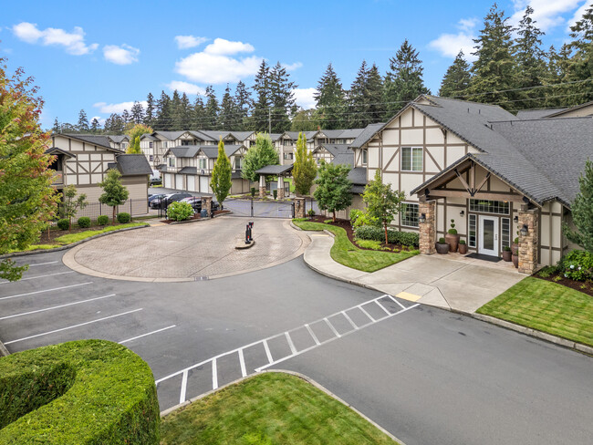 Tudor Village at the Mall in Tacoma, WA - Foto de edificio - Building Photo