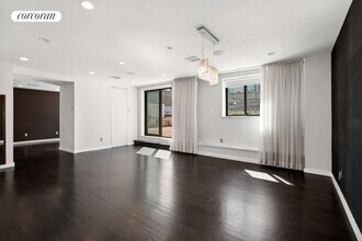 372 5th Ave in New York, NY - Building Photo - Building Photo
