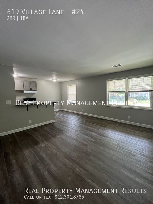 619 Village Ln in Newburgh, IN - Building Photo - Building Photo