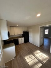 406 Pitney Pl in Morristown, NJ - Building Photo - Building Photo