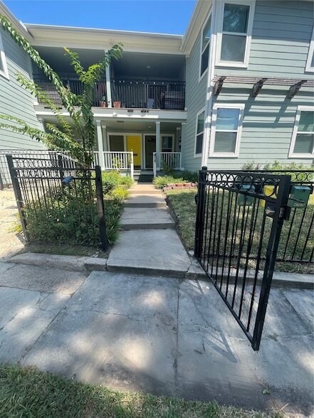 property at 4705 Park Dr