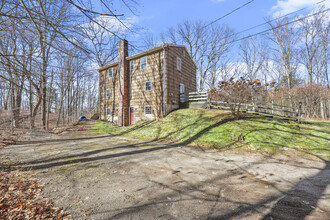 28 Church Rd in Southbury, CT - Building Photo - Building Photo