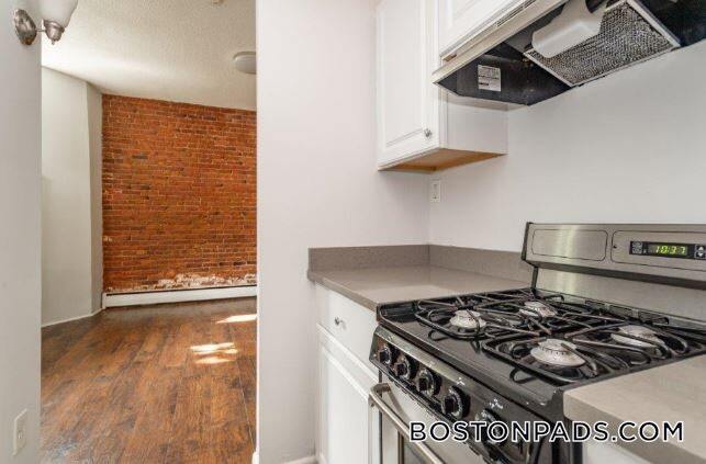 179 St Botolph St, Unit 1 in Boston, MA - Building Photo
